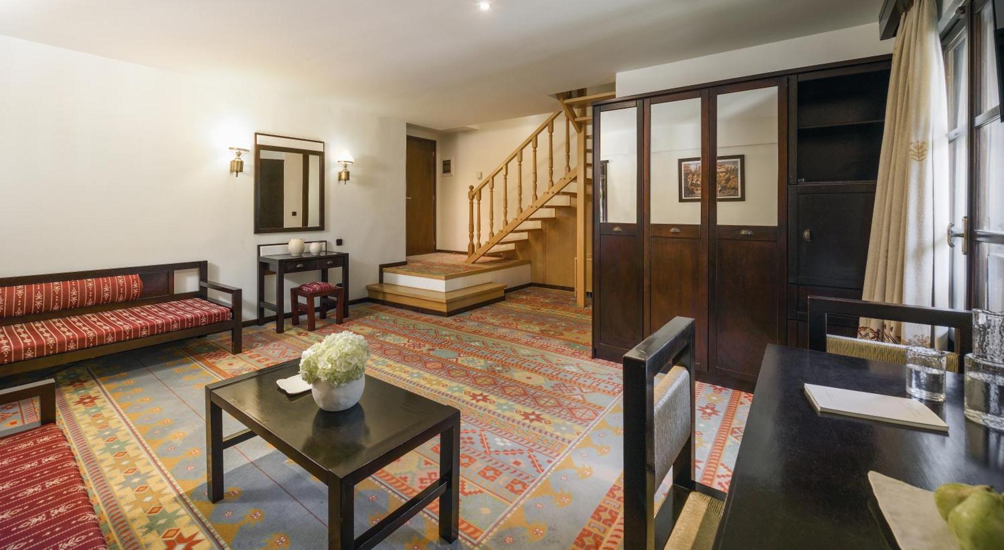 Simantro Resort Sani  Quarto foto A suite at the hotel