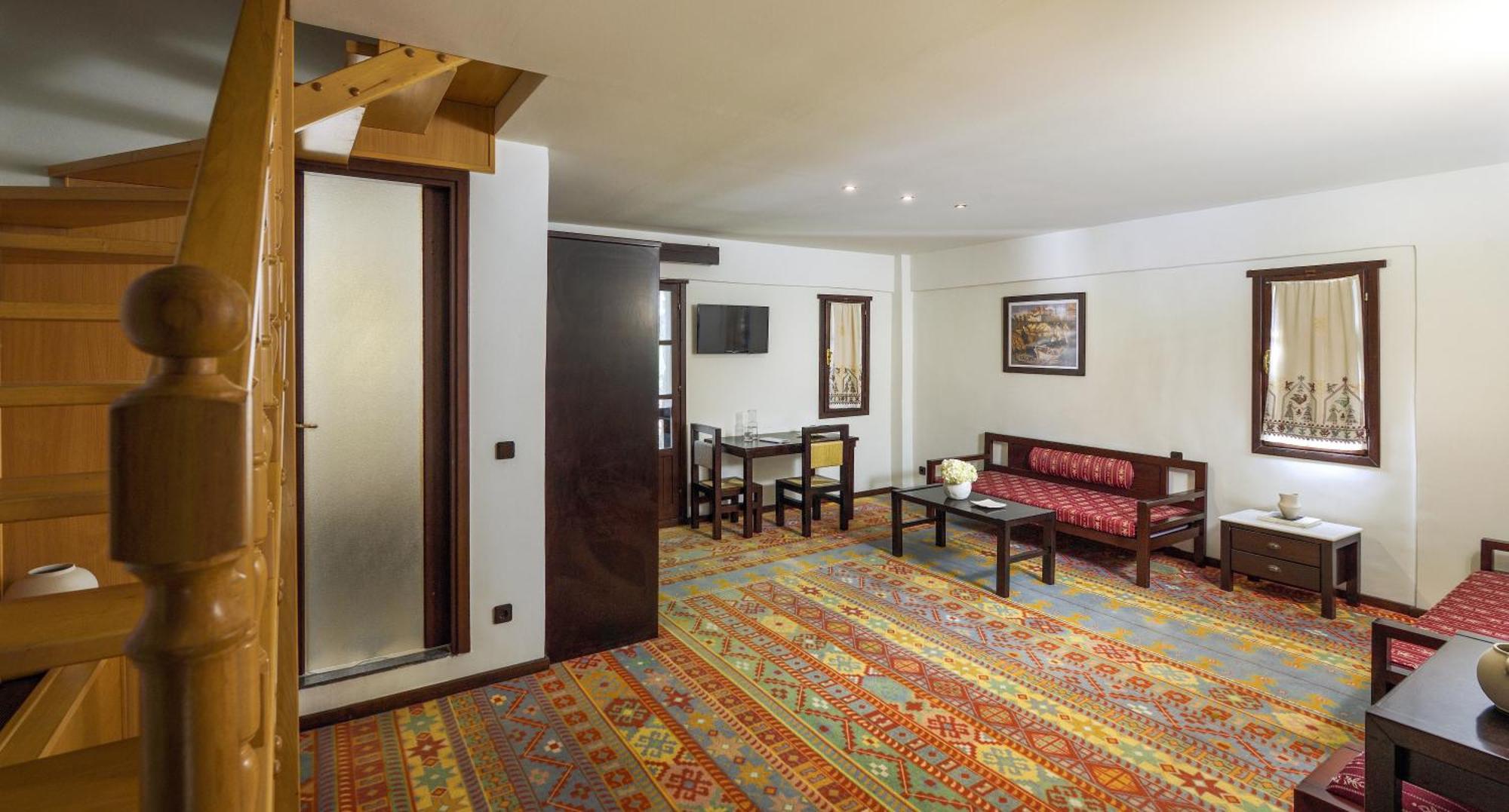 Simantro Resort Sani  Quarto foto A suite at the hotel