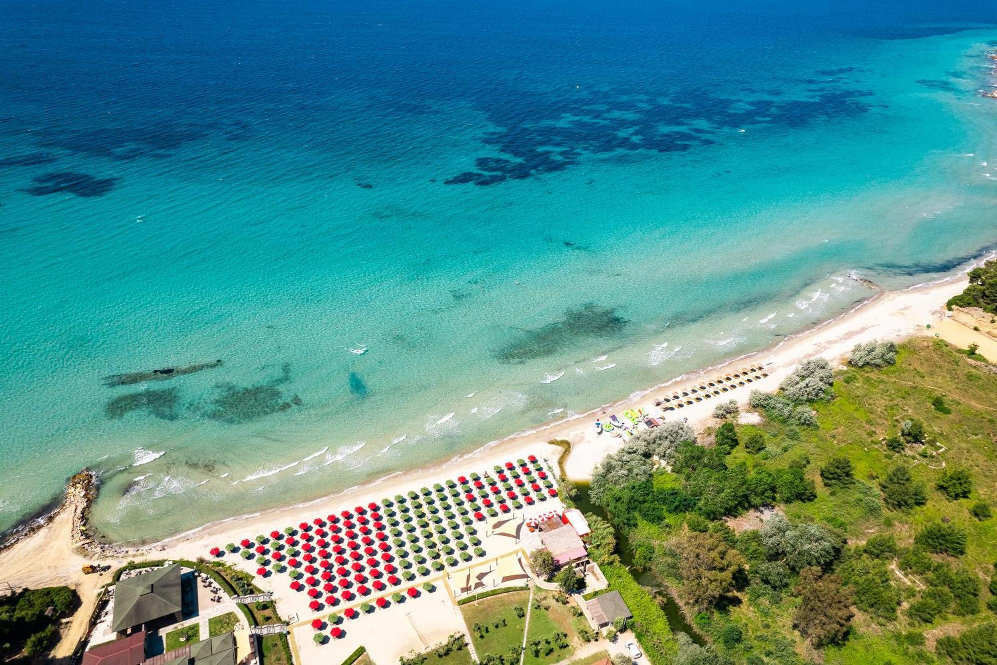 Simantro Resort Sani  Exterior foto Aerial view of the beach