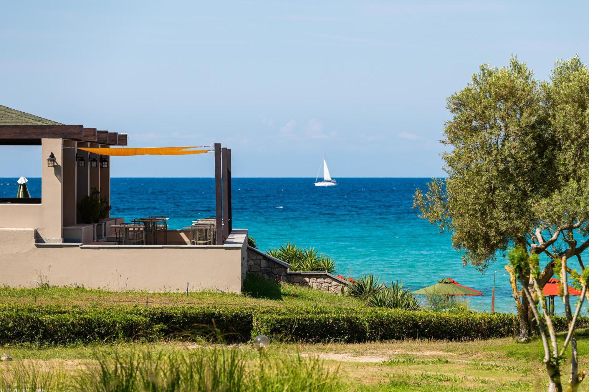 Simantro Resort Sani  Exterior foto View of the sea from the hotel