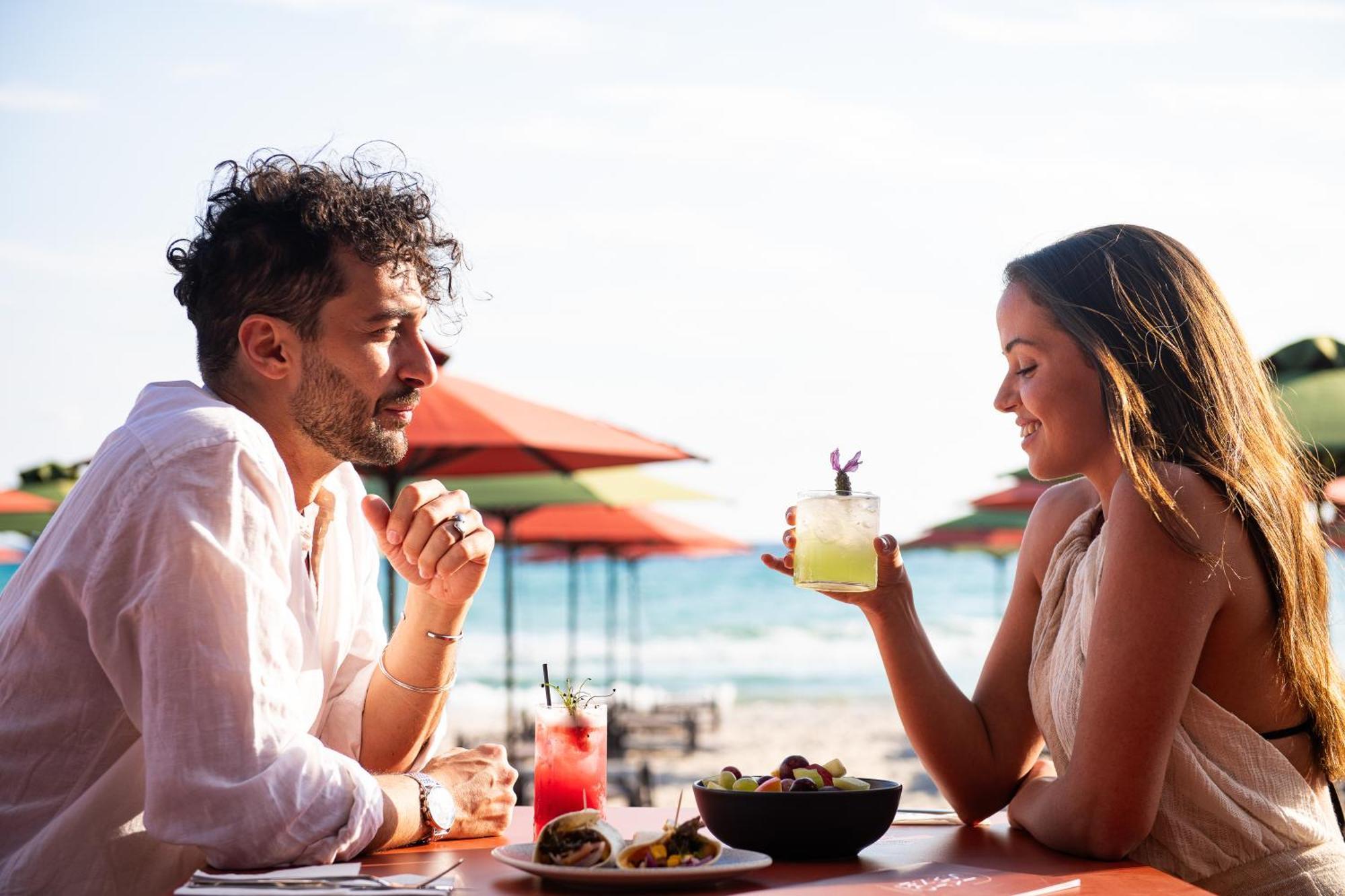 Simantro Resort Sani  Exterior foto A couple dining at a restaurant